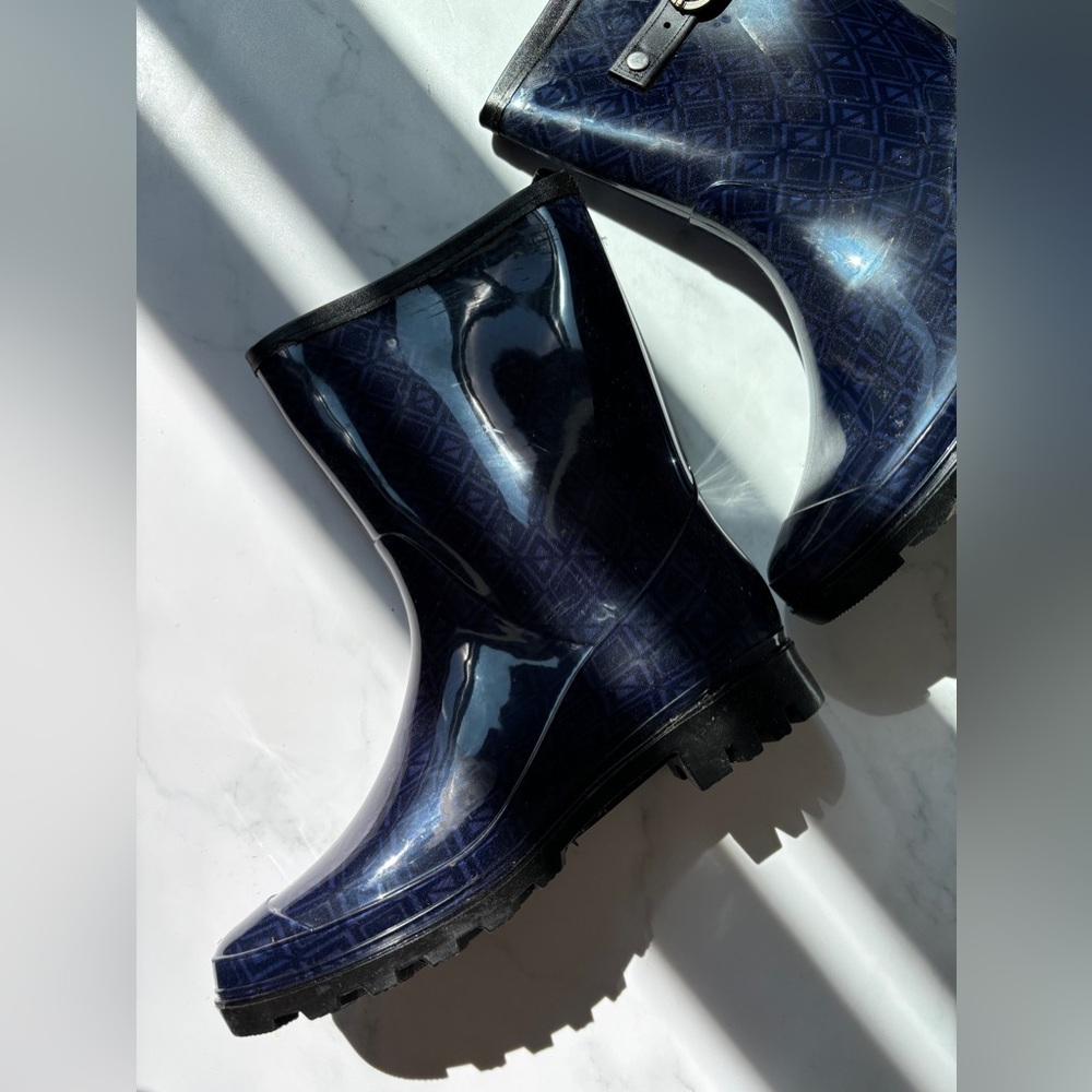 Capelli Rainboots, size 8 NWT